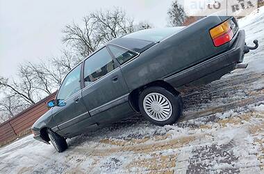 Седан Audi 100 1990 в Черновцах