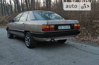 Седан Audi 100 1988 в Глибокій