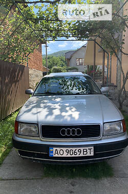 Седан Audi 100 1992 в Сваляве