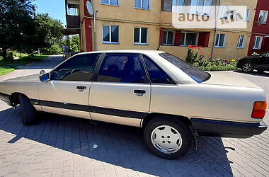 Седан Audi 100 1988 в Шумську
