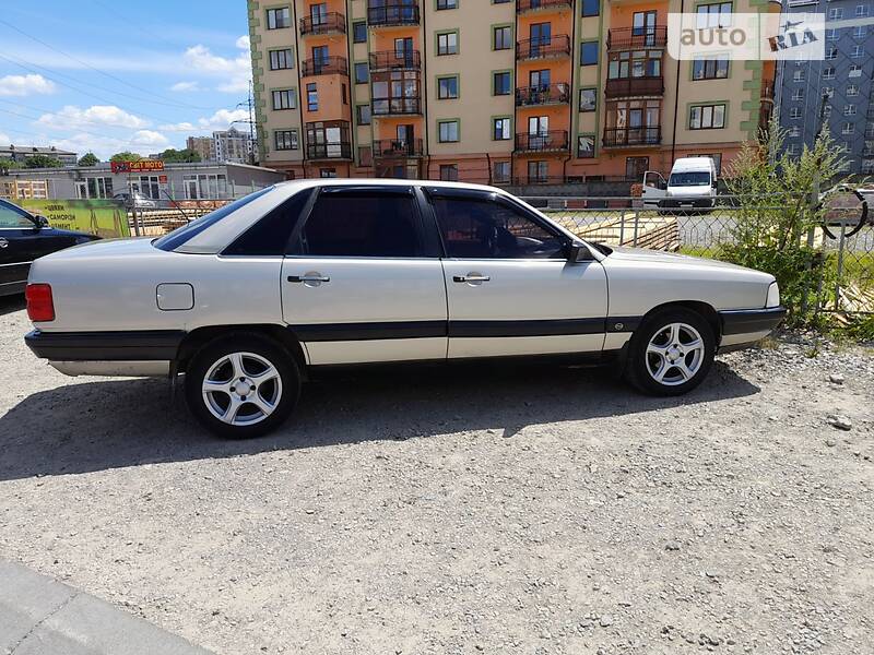 Седан Audi 100 1986 в Тернополе