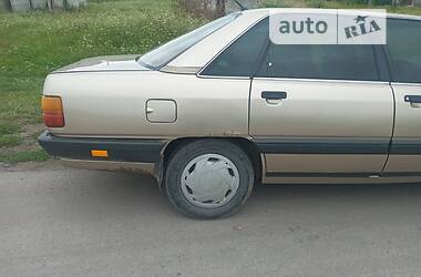 Седан Audi 100 1989 в Луцьку