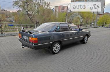 Седан Audi 100 1989 в Чернівцях