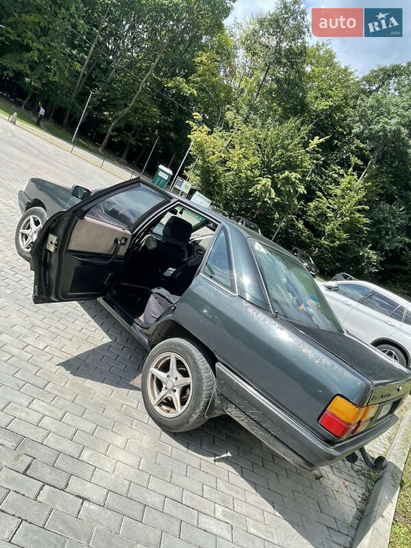 Седан Audi 100 1987 в Львові