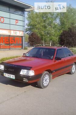 Седан Audi 100 1985 в Кременчуці