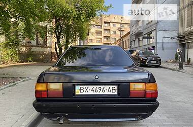 Седан Audi 100 1984 в Черновцах