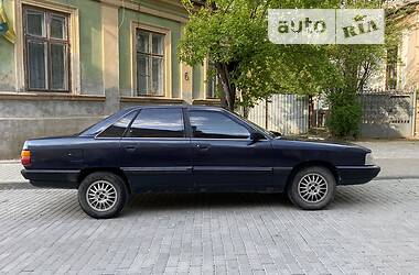Седан Audi 100 1984 в Чернівцях
