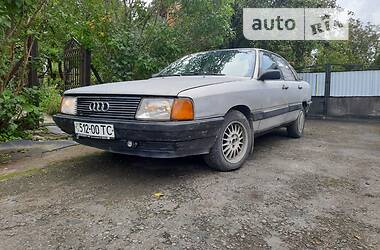 Седан Audi 100 1984 в Львові