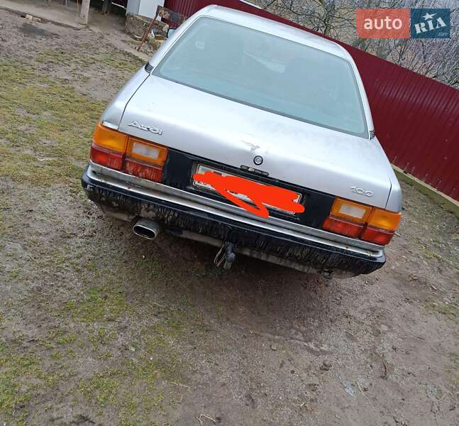 Седан Audi 100 1984 в Герці