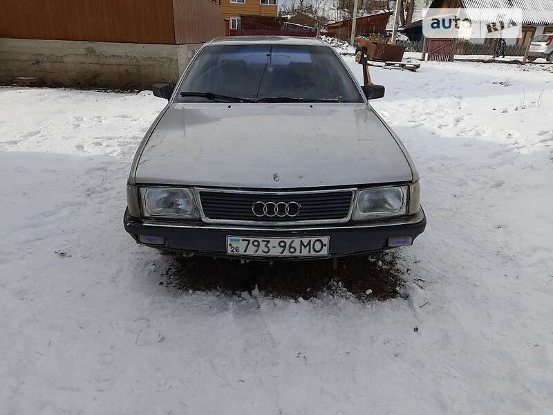 Седан Audi 100 1990 в Черновцах