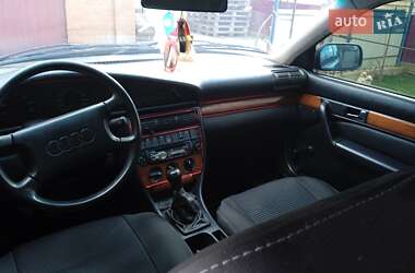 Седан Audi 100 1991 в Деражне