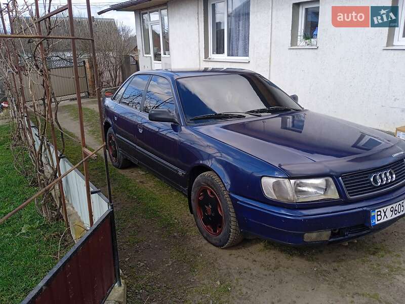 Седан Audi 100 1991 в Деражне