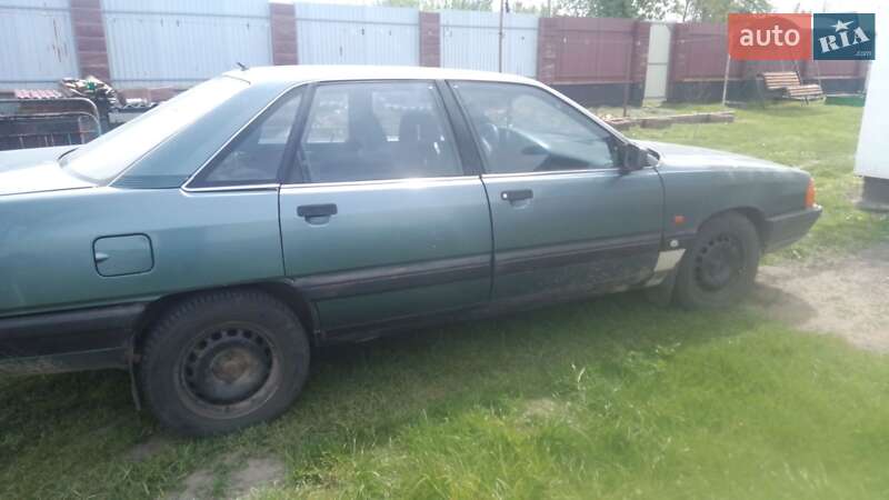 Седан Audi 100 1988 в Луцке