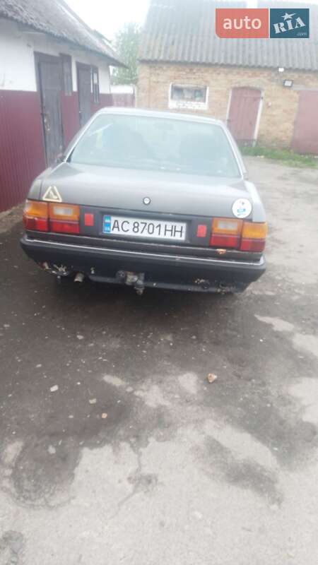 Седан Audi 100 1988 в Луцке