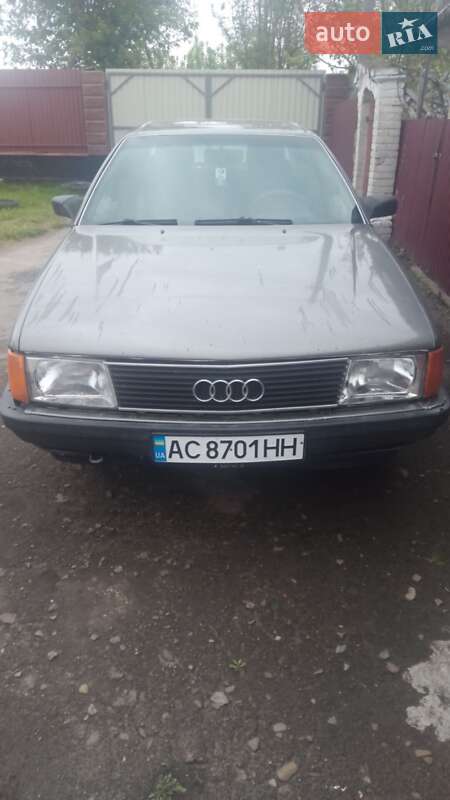 Седан Audi 100 1988 в Луцке