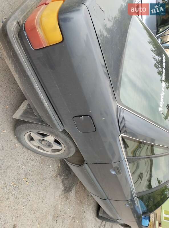 Седан Audi 100 1988 в Чернівцях