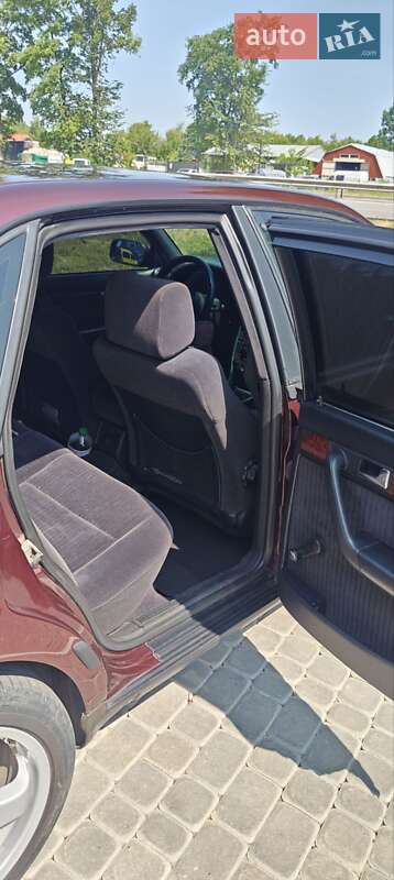 Седан Audi 100 1993 в Виннице