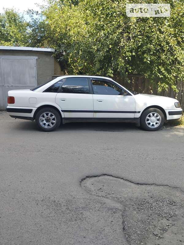 Седан Audi 100 1993 в Полтаве