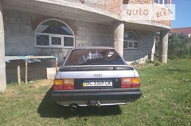 Седан Audi 100 1986 в Иршаве