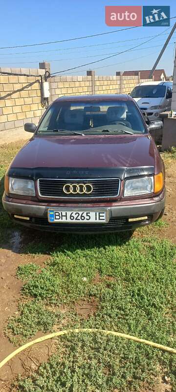 Седан Audi 100 1992 в Одессе