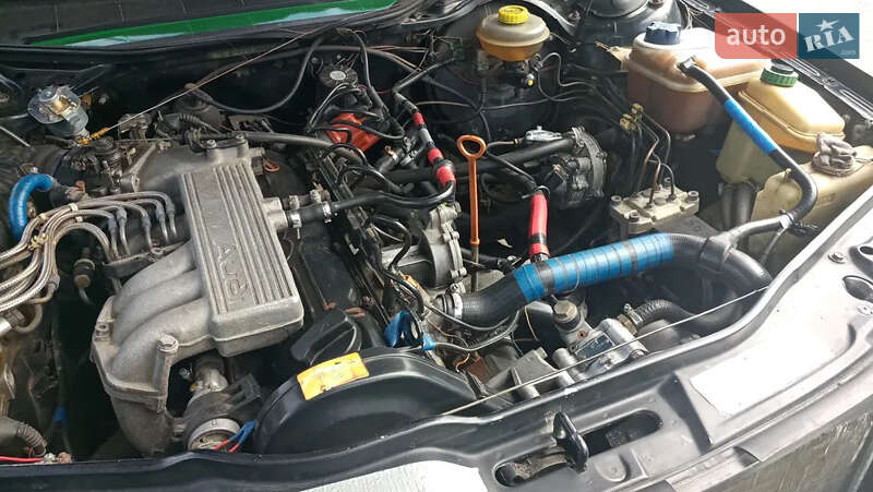 Седан Audi 100 1991 в Сваляве