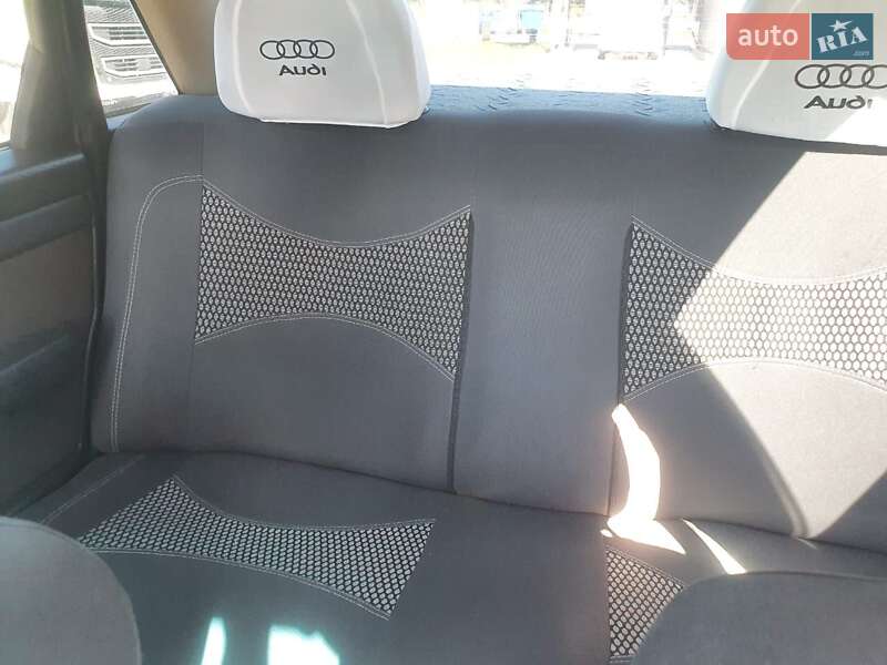 Седан Audi 100 1990 в Черновцах