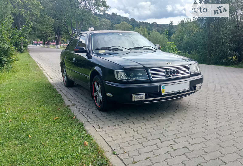 Седан Audi 100 1991 в Сваляве