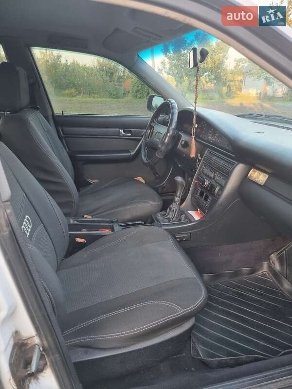 Седан Audi 100 1992 в Полтаві