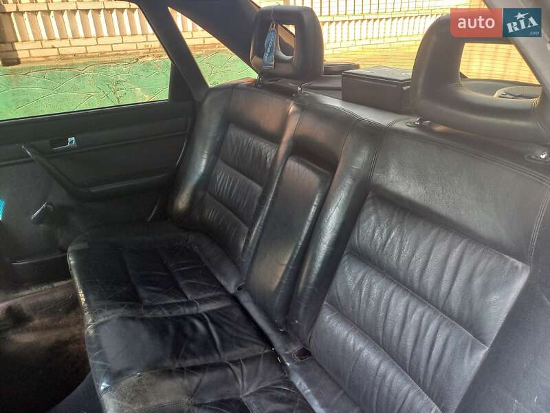 Седан Audi 100 1992 в Песчанке