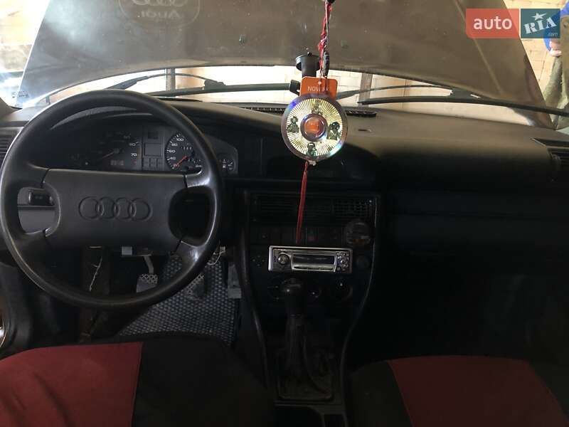 Седан Audi 100 1992 в Борщеві