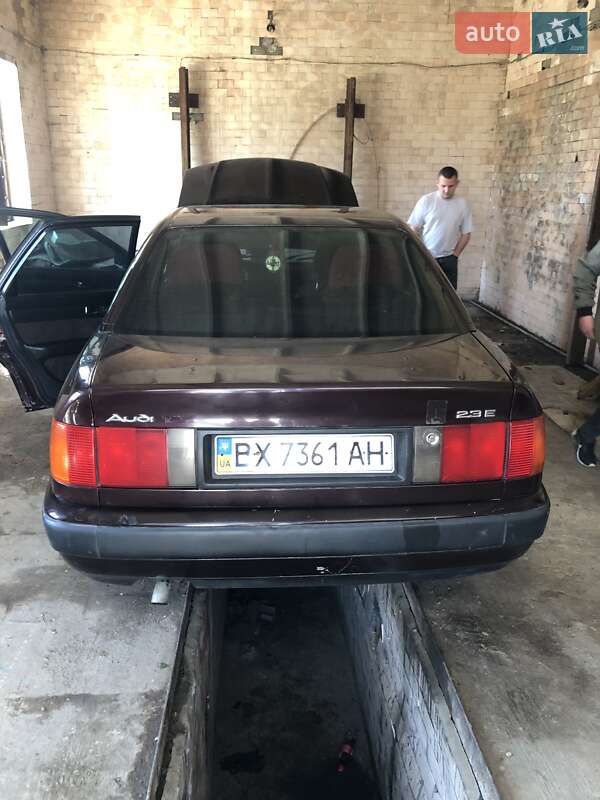 Седан Audi 100 1992 в Борщеві