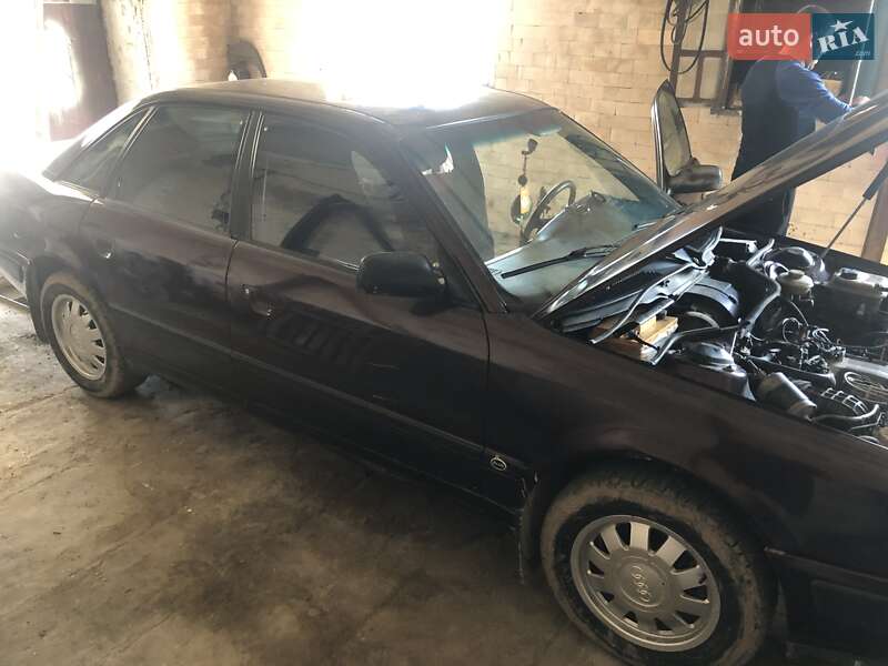 Седан Audi 100 1992 в Борщеві