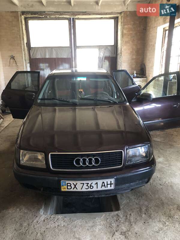 Седан Audi 100 1992 в Борщеві