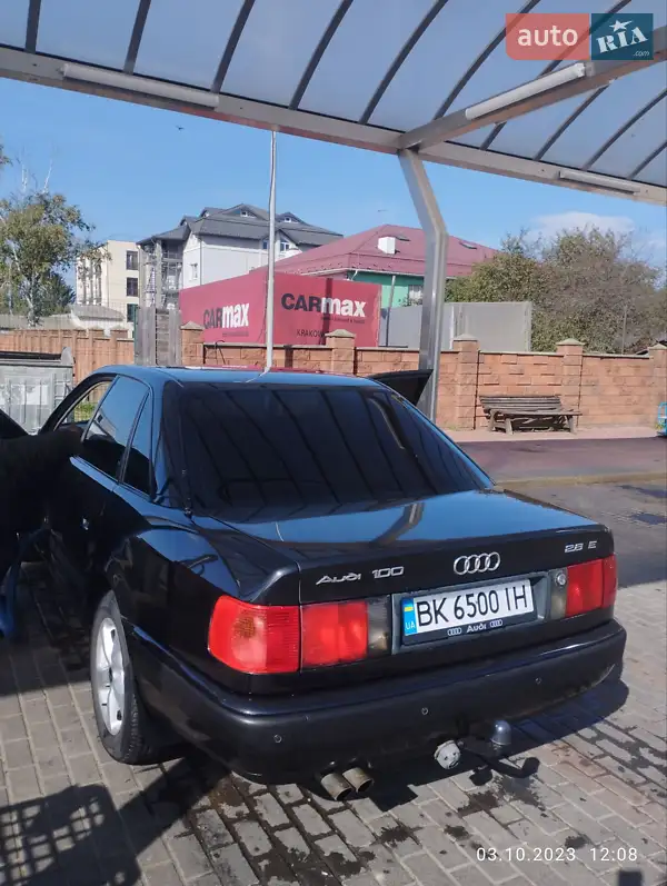 Audi 100