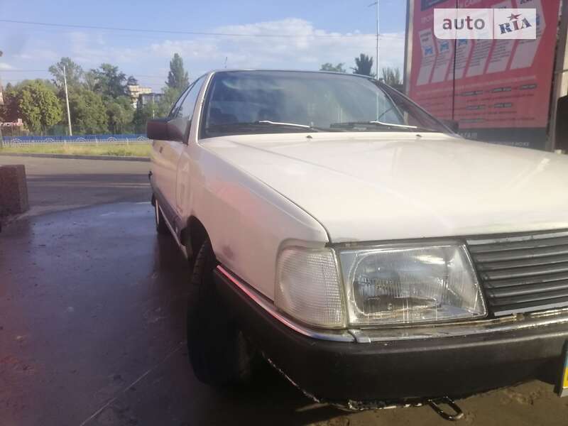 Универсал Audi 100 1988 в Киеве
