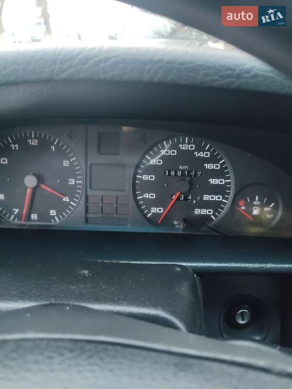 Седан Audi 100 1993 в Сновске