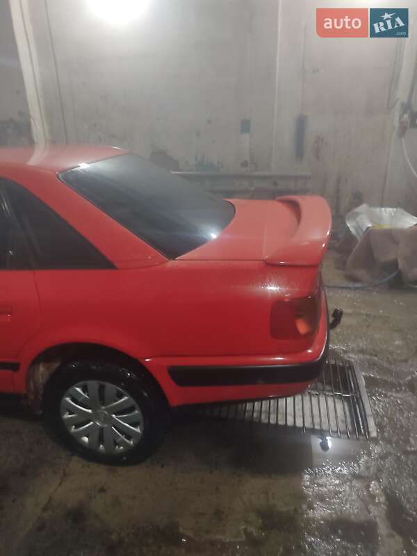 Седан Audi 100 1993 в Сновске