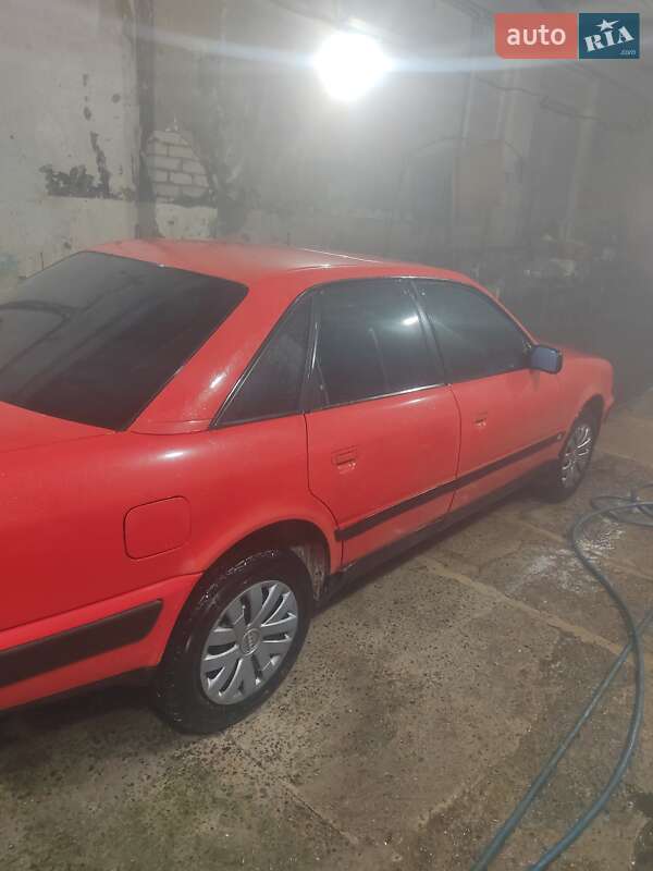 Седан Audi 100 1993 в Сновске