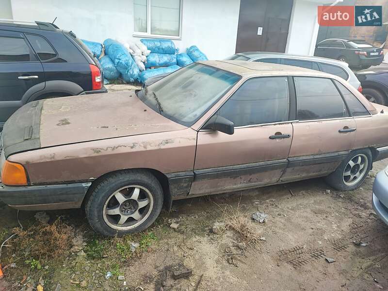 Седан Audi 100 1988 в Хмельницком