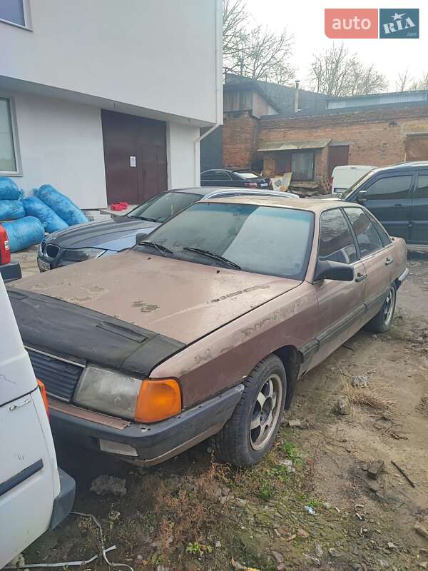Седан Audi 100 1988 в Хмельницком