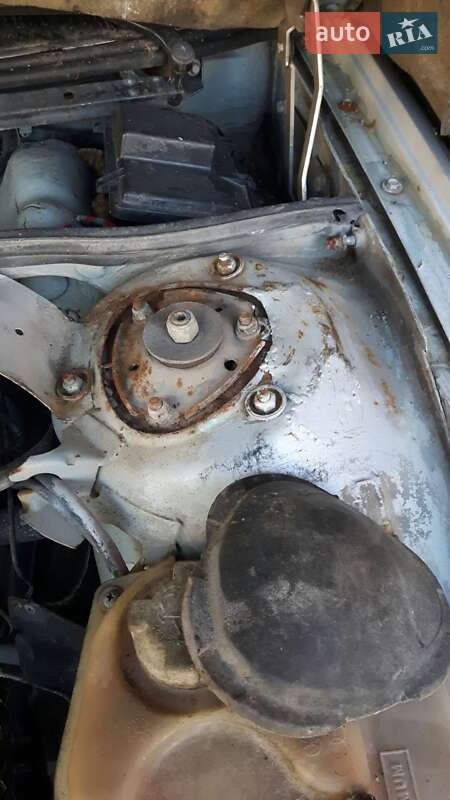 Седан Audi 100 1984 в Хусті