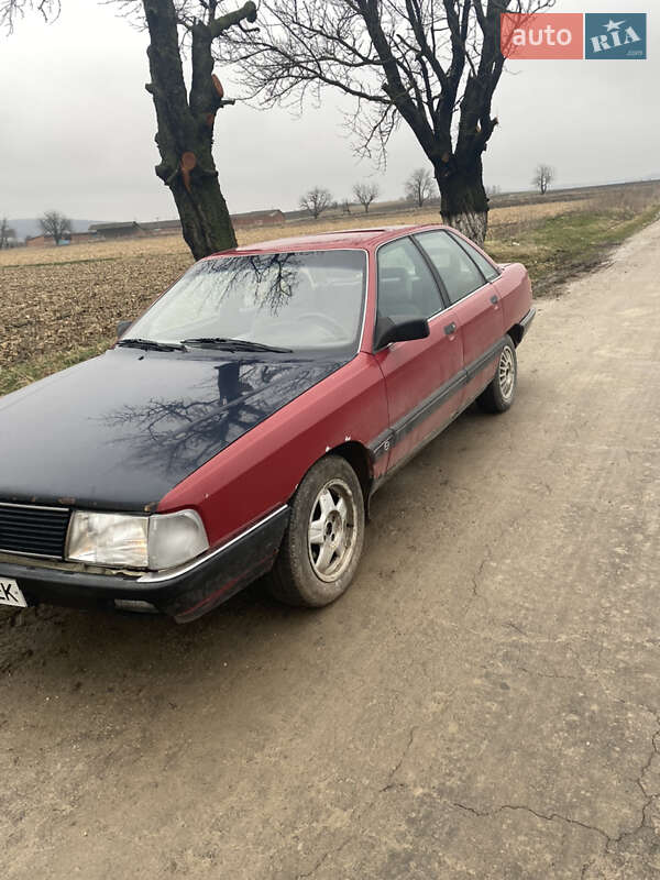 Седан Audi 100 1989 в Чорткове