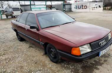 Седан Audi 100 1988 в Черновцах