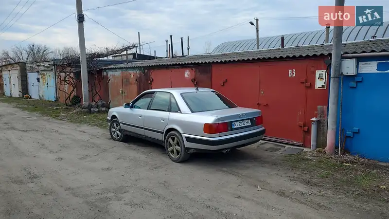 Audi 100