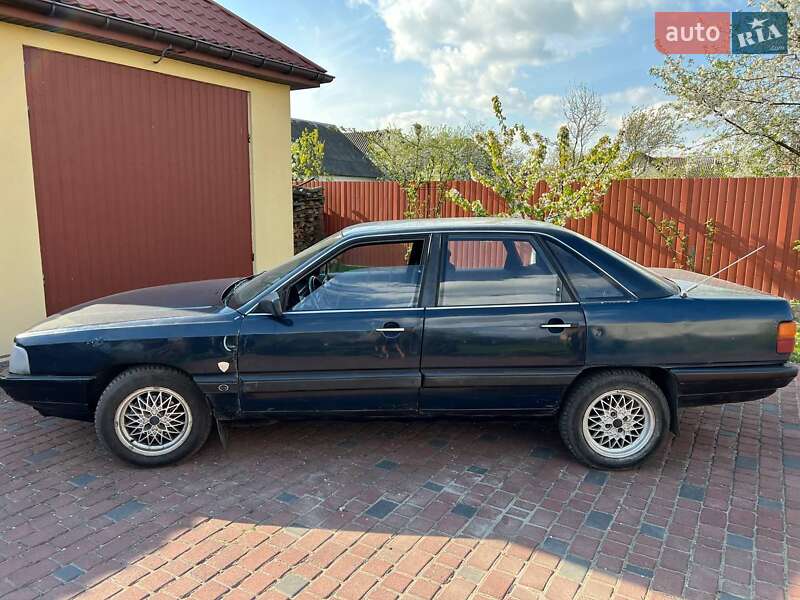Седан Audi 100 1987 в Заречном