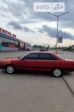 Седан Audi 100 1988 в Нововолынске