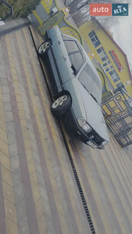 Audi 100