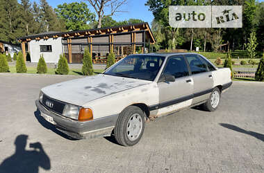 Седан Audi 100 1988 в Луцьку