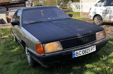 Седан Audi 100 1986 в Болехове