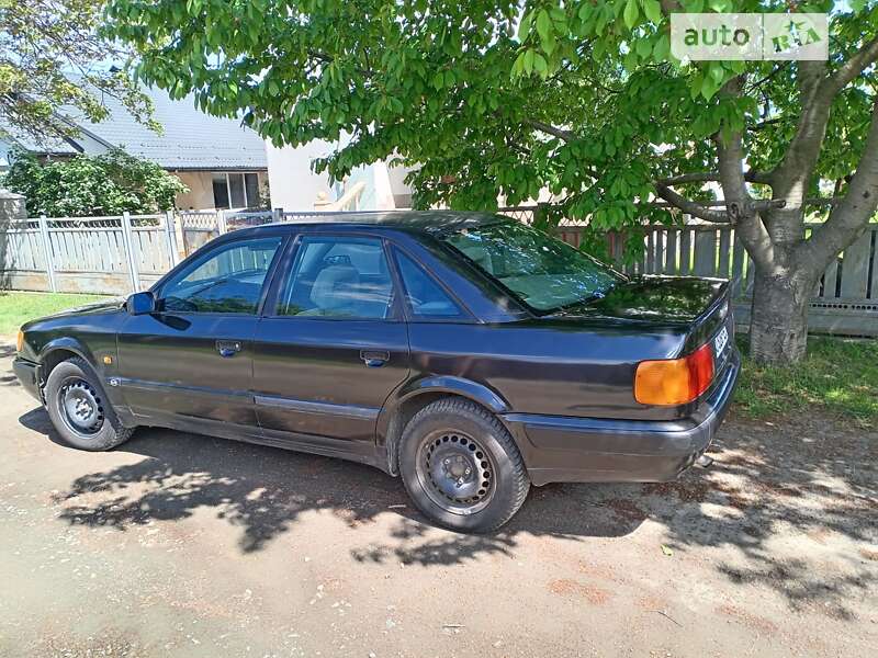 Седан Audi 100 1991 в Ладыжине